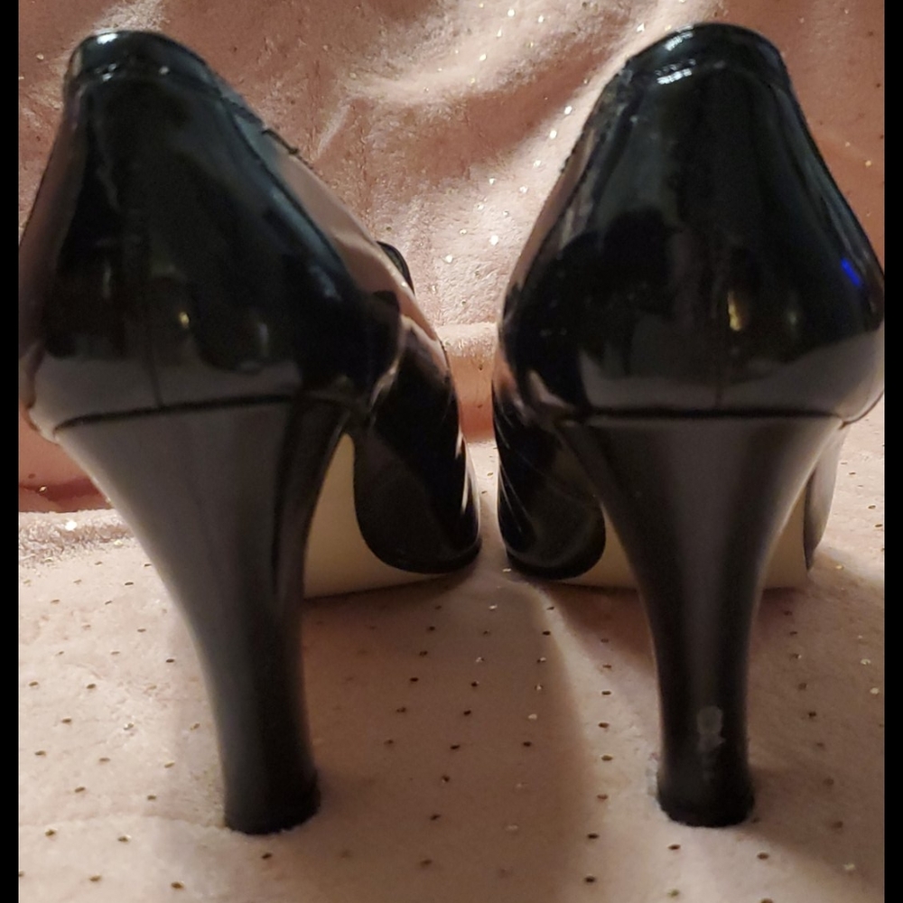 Heels - Picture 2 of 3